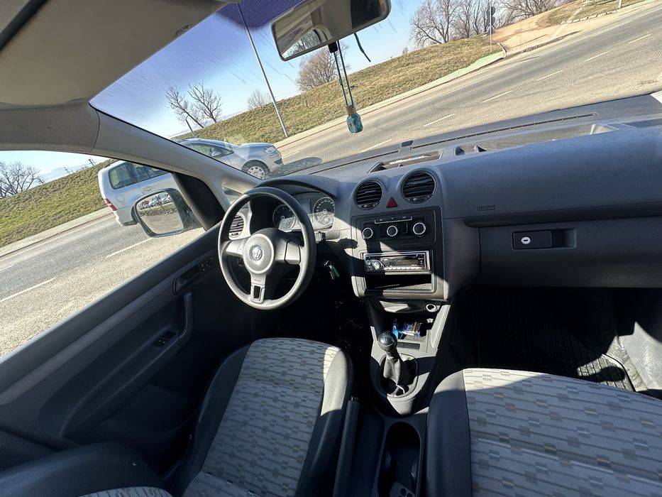 Vând Volkswagen Caddy