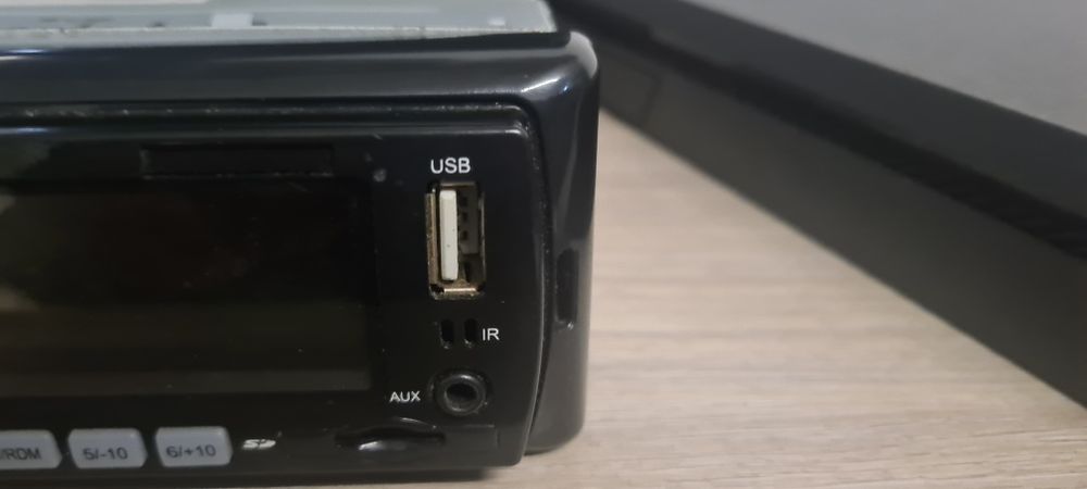 Player auto FM/USB/SD/AUX prefect functional