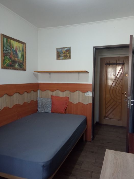 Închiriez  apartament 3 camere