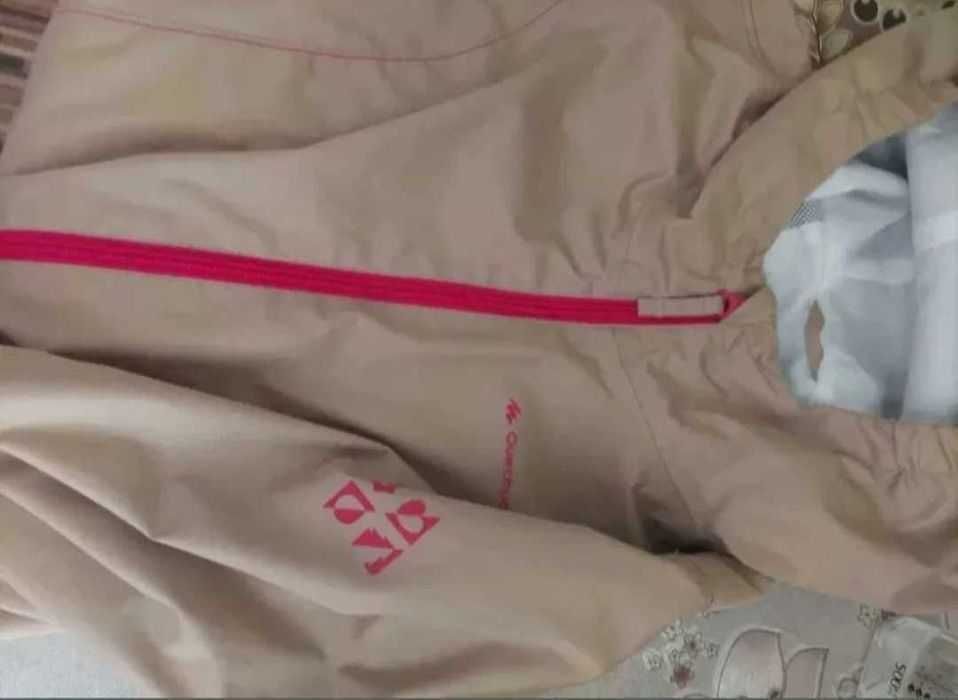 Geaca impermeabilă Quechua