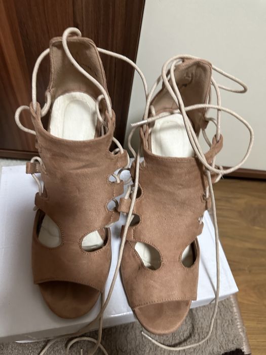 Сандали Бежови 39 номер