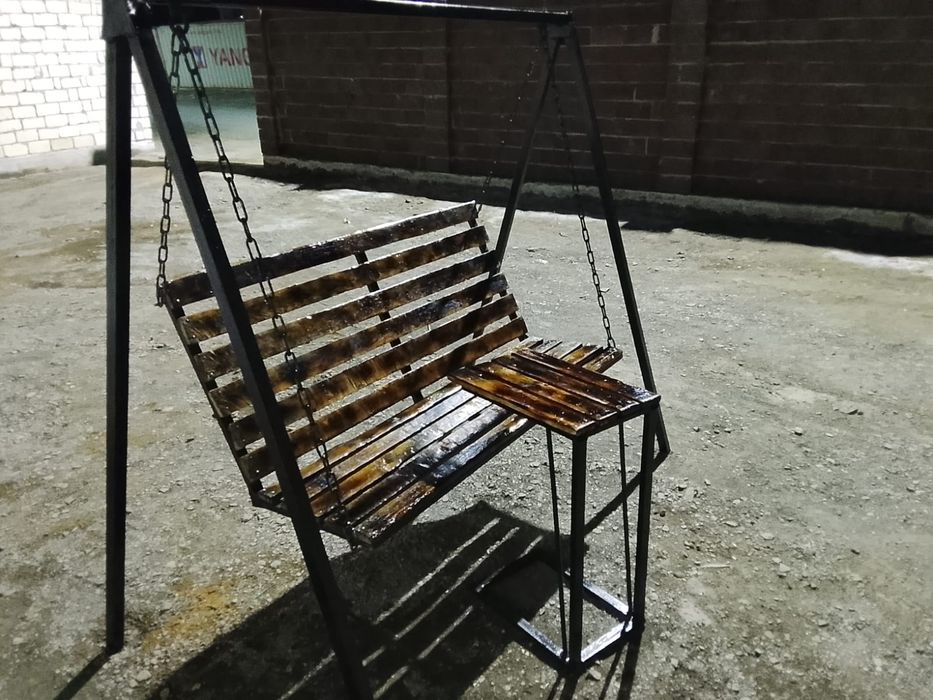 Садовая качеля..