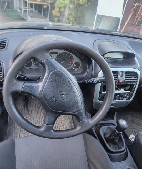 Bara fata Mitsubishi Carisma 2002 1.6 MT (103 hp)