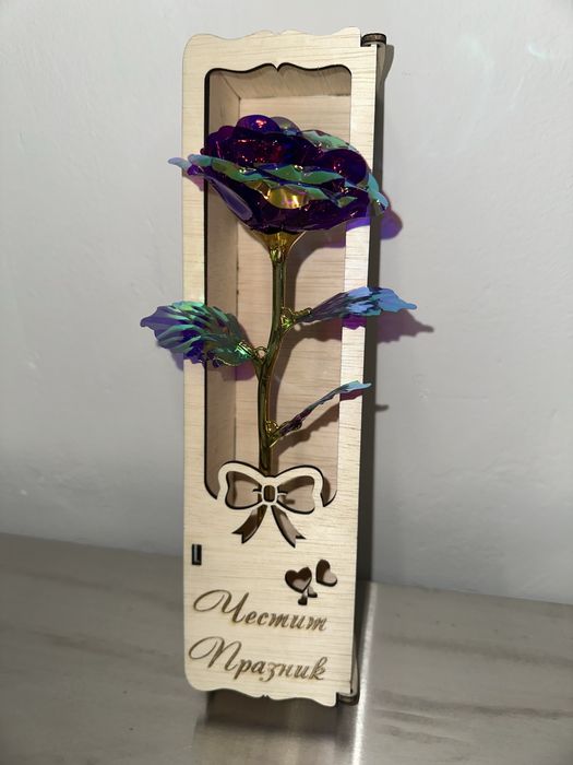 Подаръчна кутия с роза с гравирано пожелание