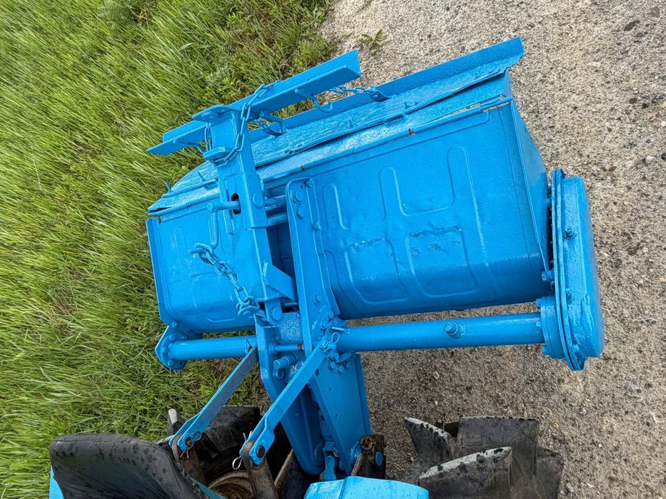 Tractor japonez Mitsubishi D1300