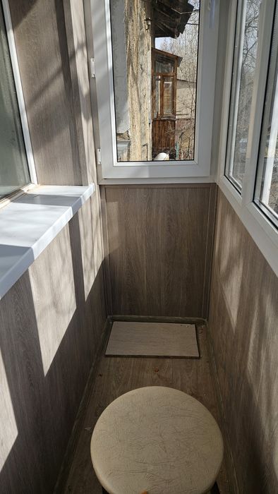 Установка балконов дерево, пластик.