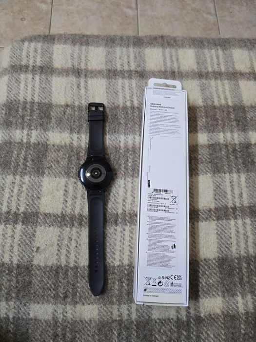Samsung Galaxy Watch4 Classic 46mm, черен