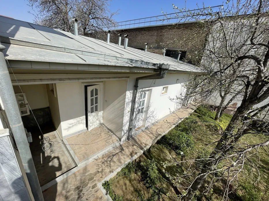 Sotiladi Дом Яккасарай Махаля 10 соток Фасад 32м под Застройку