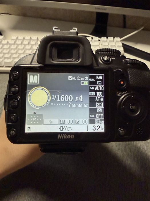 Nikon D3100  - 55-200mm