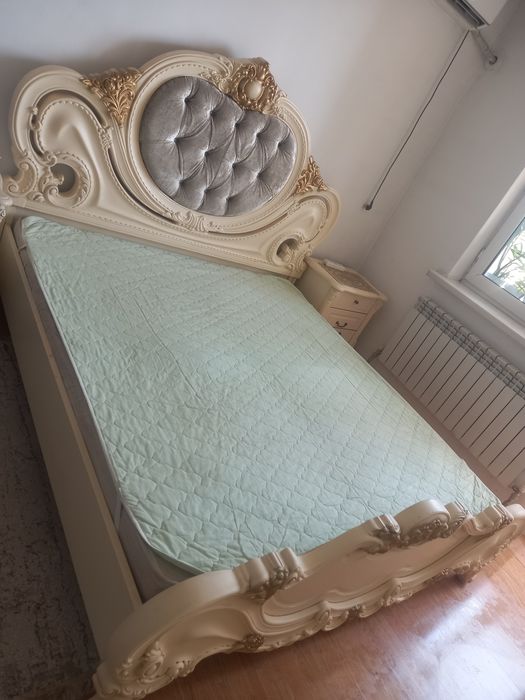 Продам спальный гарнитур