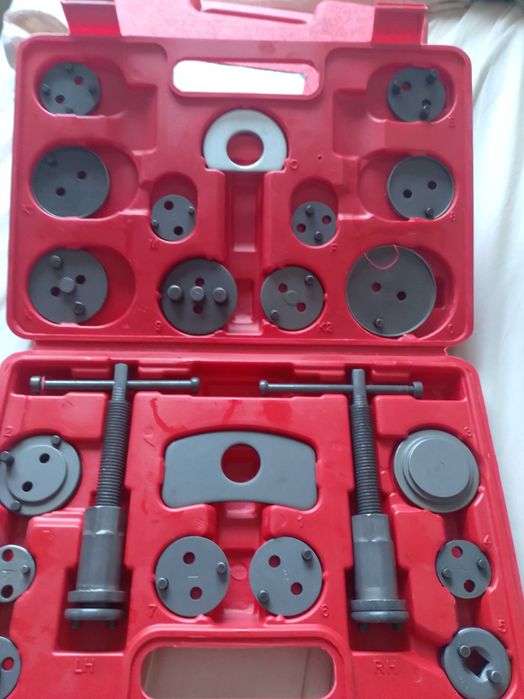 Presa SelTech Spania pentru pistoane(etriere) de frana 22 piese,nouă