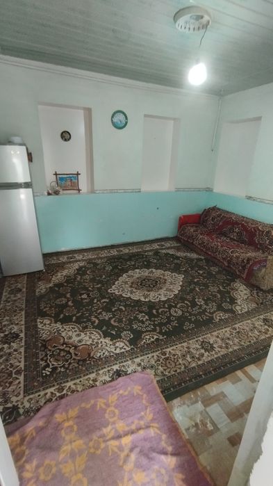 Uy sotiladi srochna 90000 tinchlikda