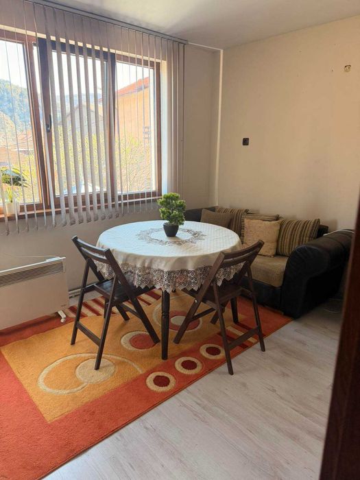 Дава се под наем Двустаен апартамент в Перник, Център - 65 кв.м за 398.82 € - Снимка #1