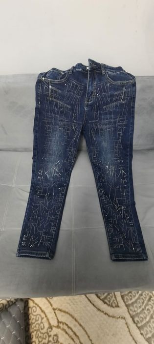 Продам джинсы новые