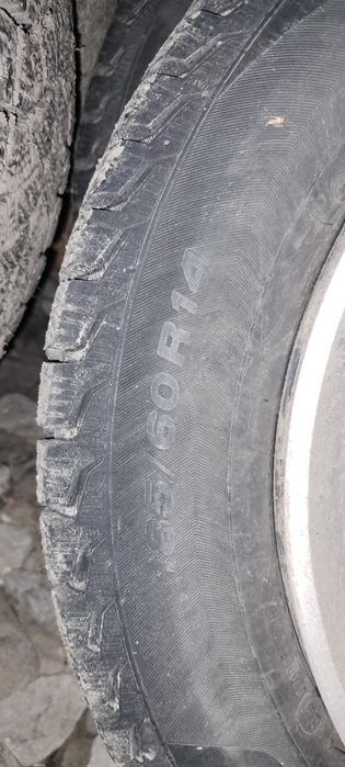 Продам комплект зимних шин с дисками R14