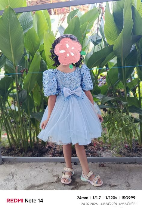 Нарядное платье на 4-6 лет