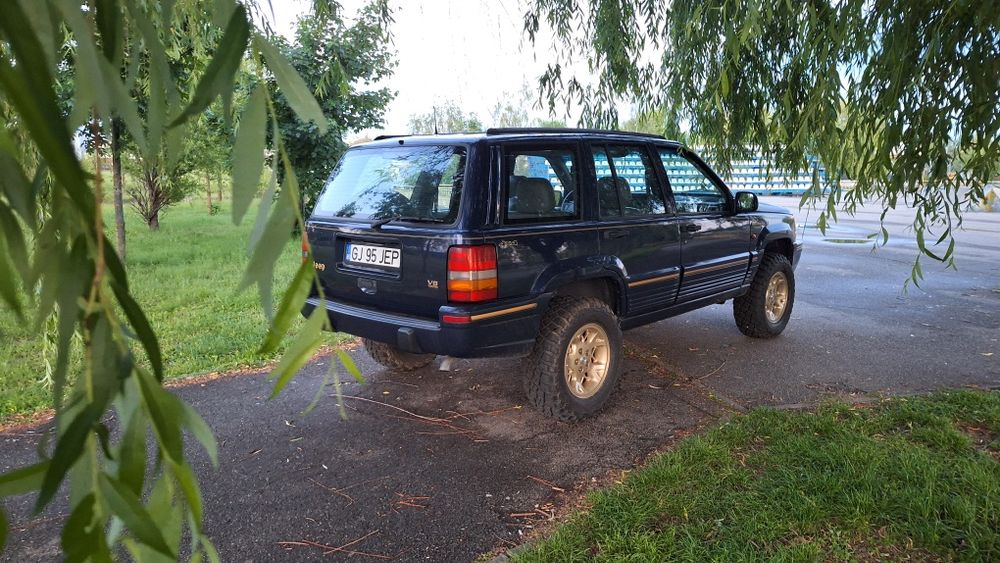 Jeep Grand Cherokee vehicul istoric