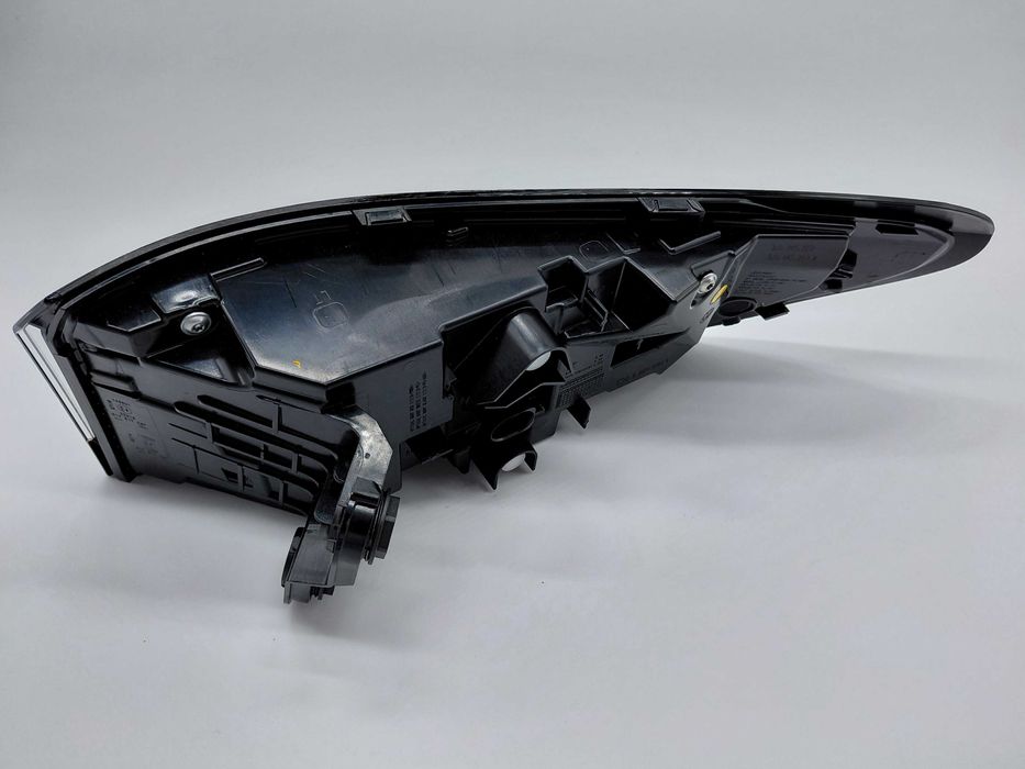 3J0945207A Нов Ляв Стоп Led IQ Light VW PAssat B9 Kombi 2024-