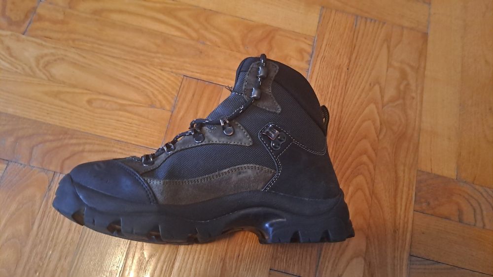 Туристически обувки Mondeox номер 40