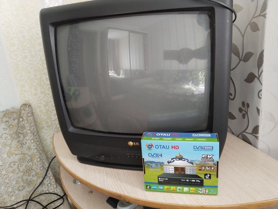 Цветной телевизор LG