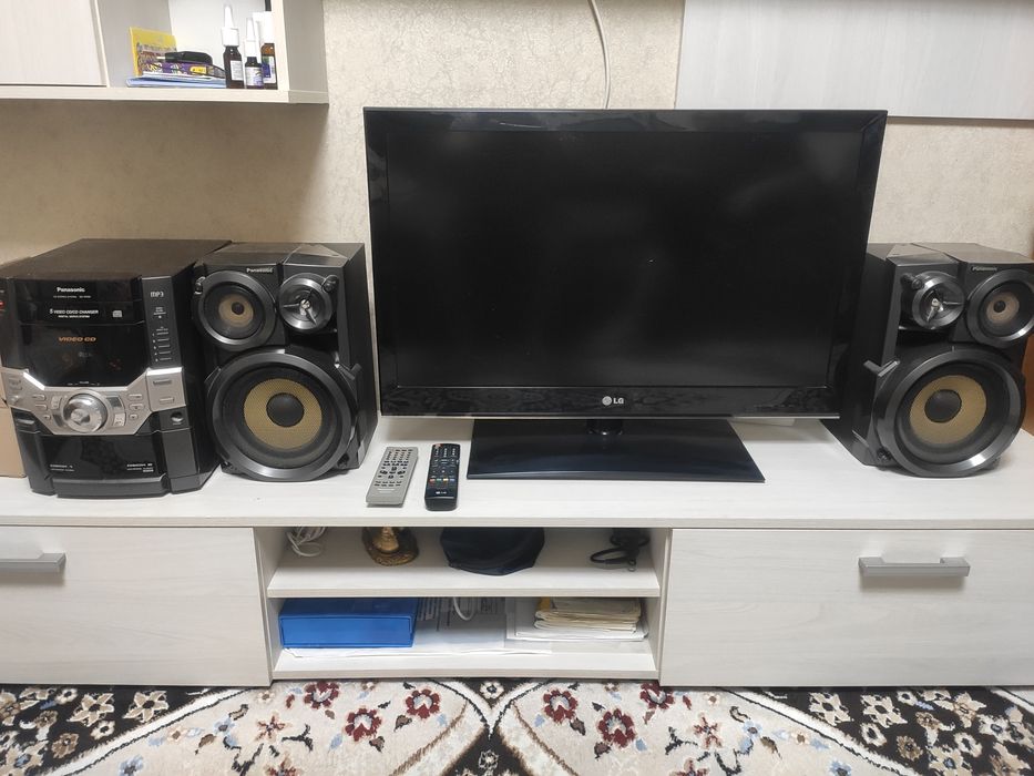 Продам телевизор + музцентр