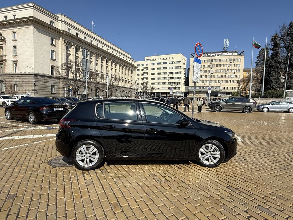 Peugeot 308 Черен цвят