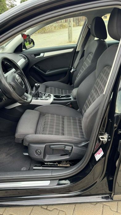 Audi A4 B8 2011.