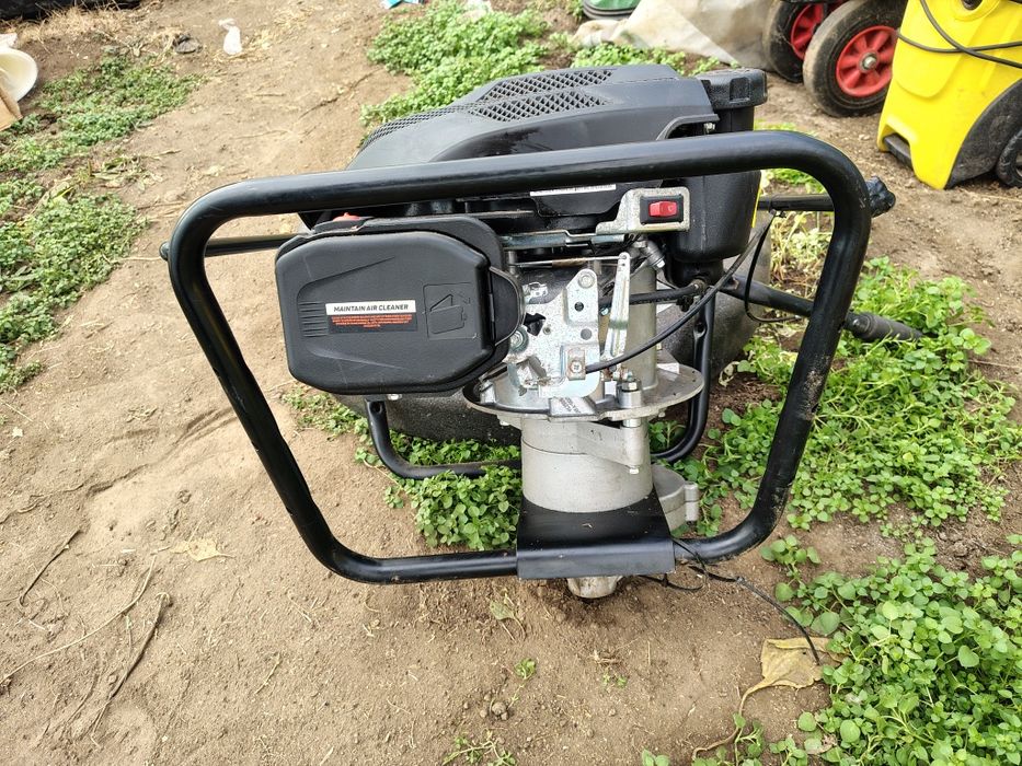 Moto burghiu 4 timpi , 4,5 cp , benzina.