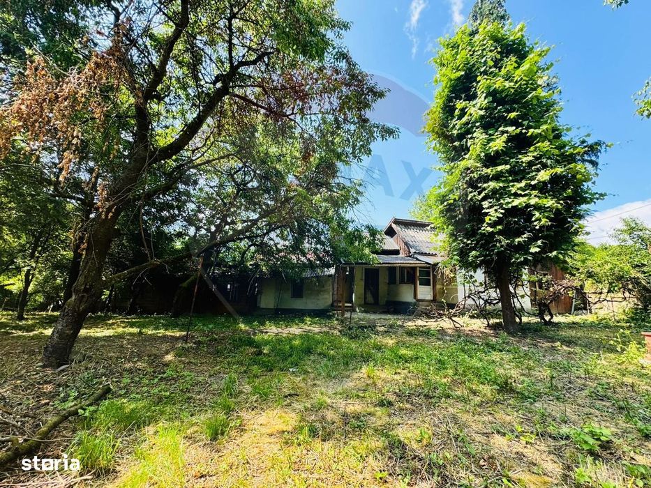 Casă cu 4 camere de vânzare pe str. Campu Negru, Sighet.