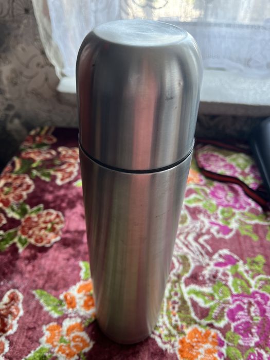 Termos inox de 2 litri , firma italiana cu husa din piele