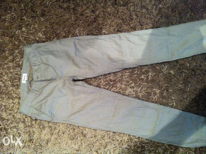 Продавам оригинални дамски дънки Diesel и Lippsy