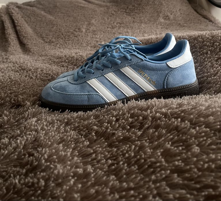 Кроссовки adidas spezial