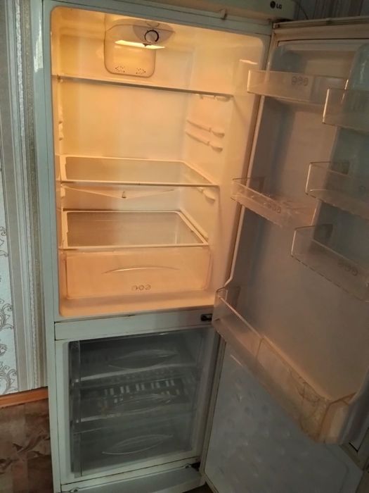 Продам холодильник