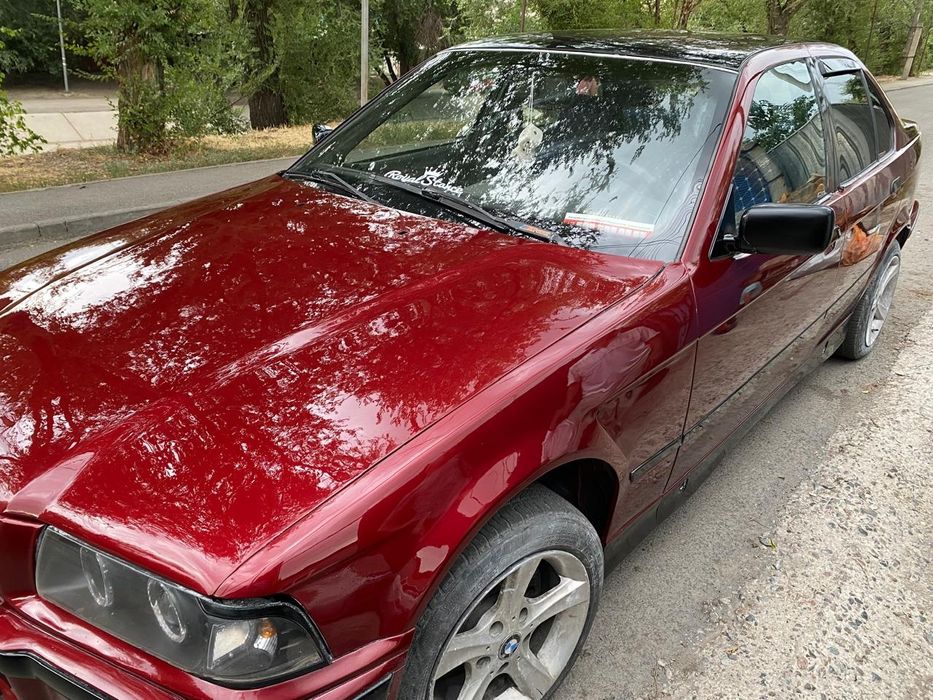 Продам бмв е36 на ходу