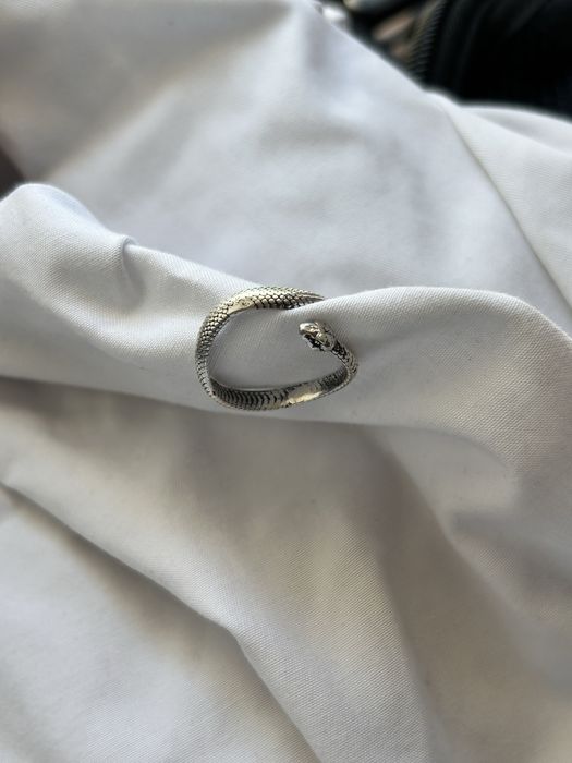 серебряное кольцо змея