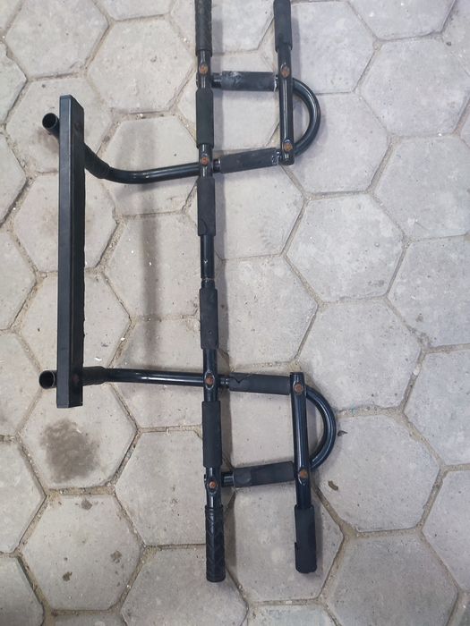 Продам турник дверной