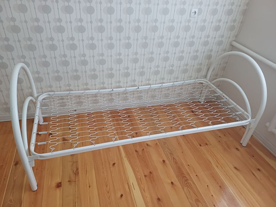 Кровать 1м 80 на метр 15000