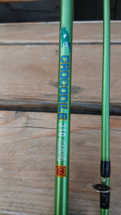 Спиннинг Crocodile 2.1m с катушкой