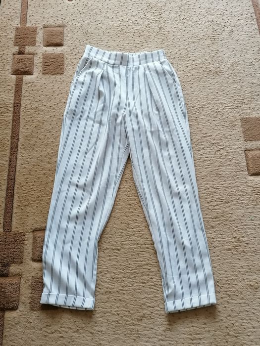 Vând blugi, preț negociabil