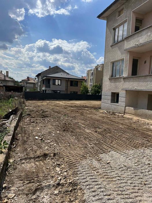 Голяма къща в град Хисаря + 900 кв.м двор от собственик