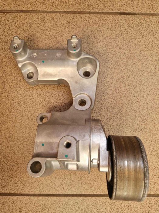 GATES Rola intinzator, curea transmisie Lexus IS250, 2006 - 2012