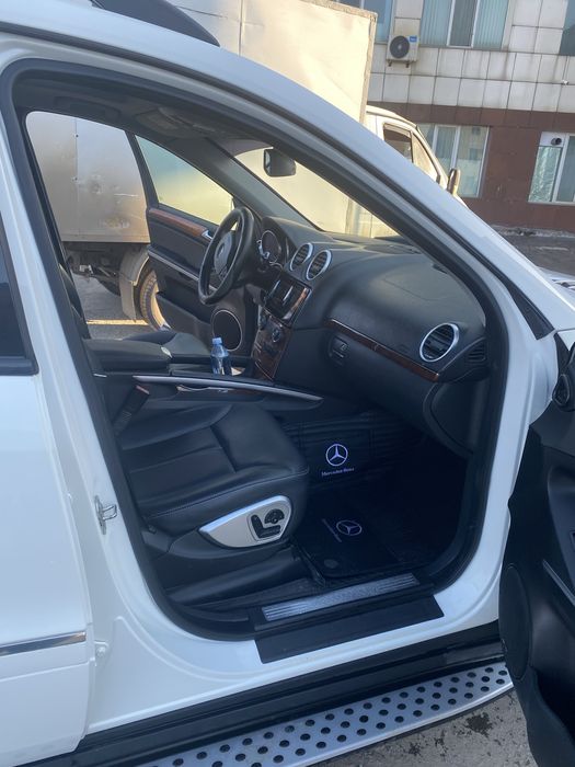 Продам мерседес бенц GL 450