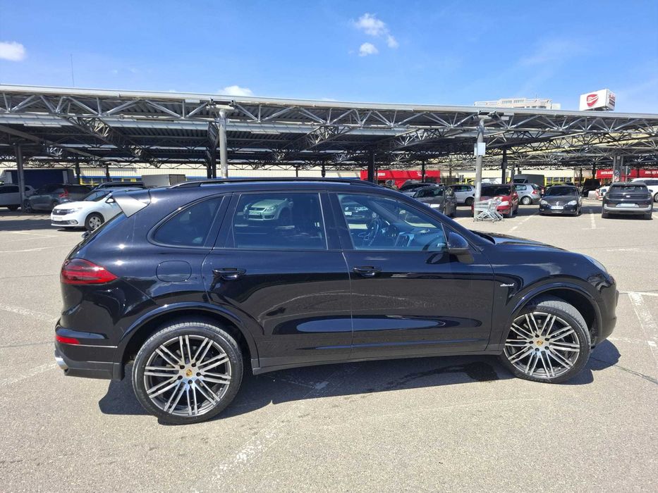 PORSCHE CAYENNE PLATINUM EDITION 2017 | 235.000 KM