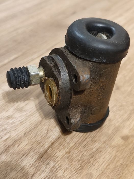 Спирачен цилиндър за москвич 2140