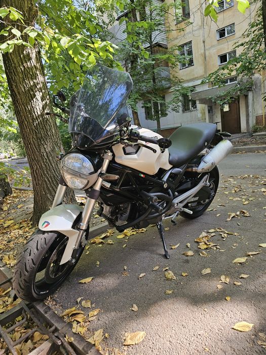 Мотоцикл Ducati Monster 696