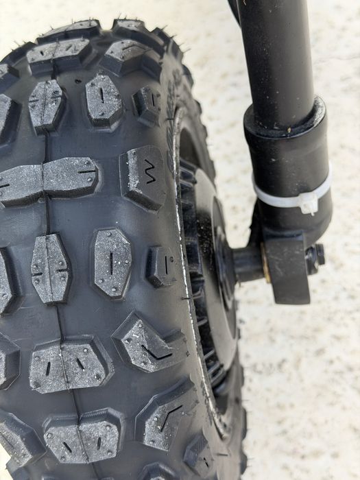 Vând trotineta boyueda s5-11 6000w 60v 38.8ah