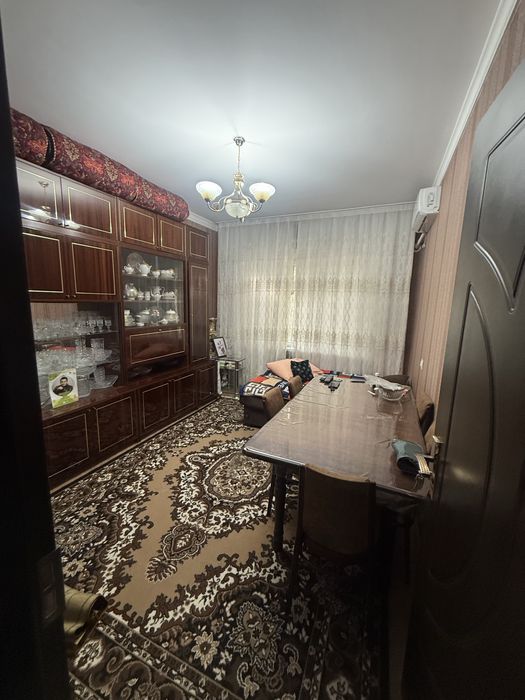 5 хонали уй Юнусободда сотилади