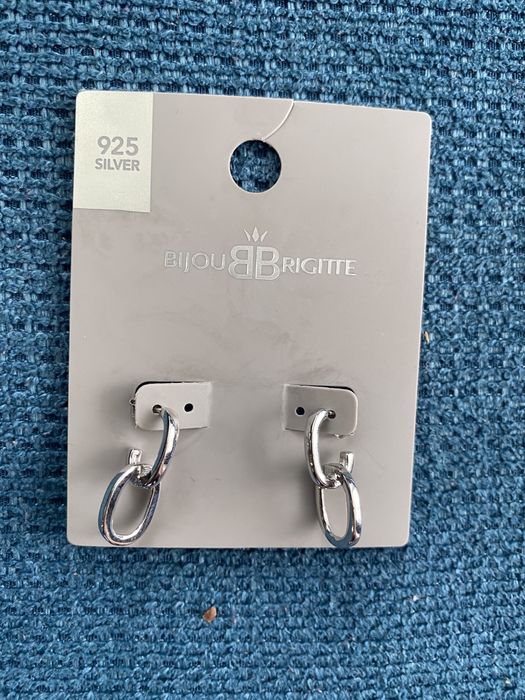 Сребърни обици компект.С камъни цирконий.Нови,страхотни.На половин цен