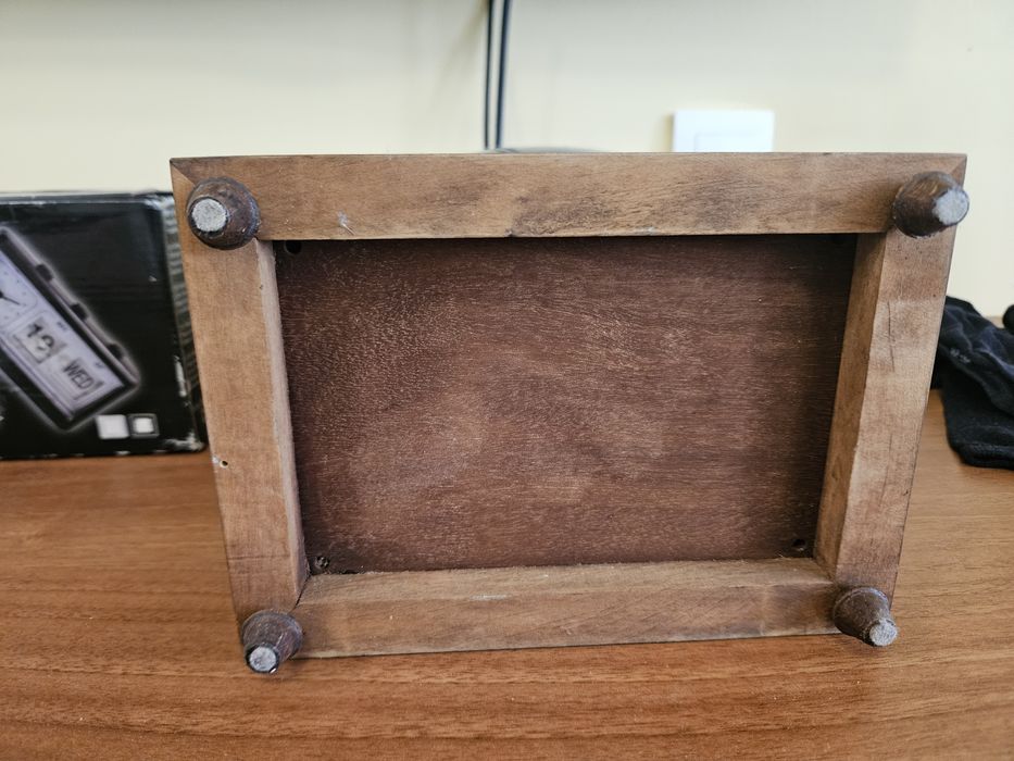 Часовници - един немски, два руски