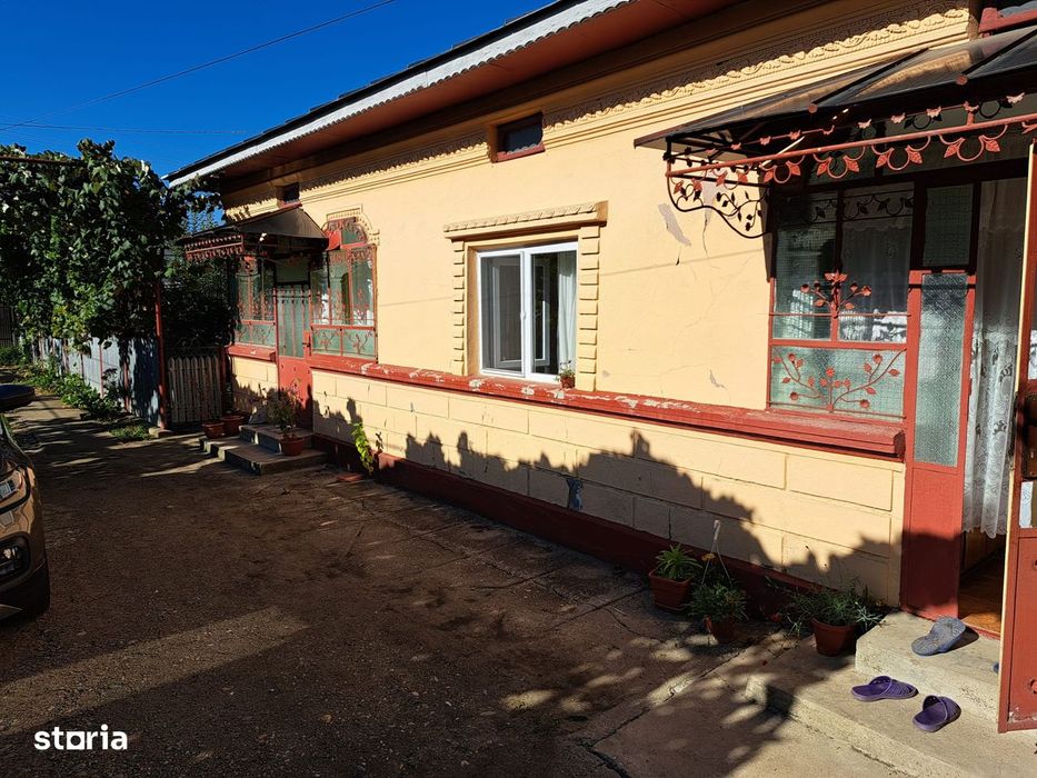 Casă cu garaj și teren generos, ideală pentru familie